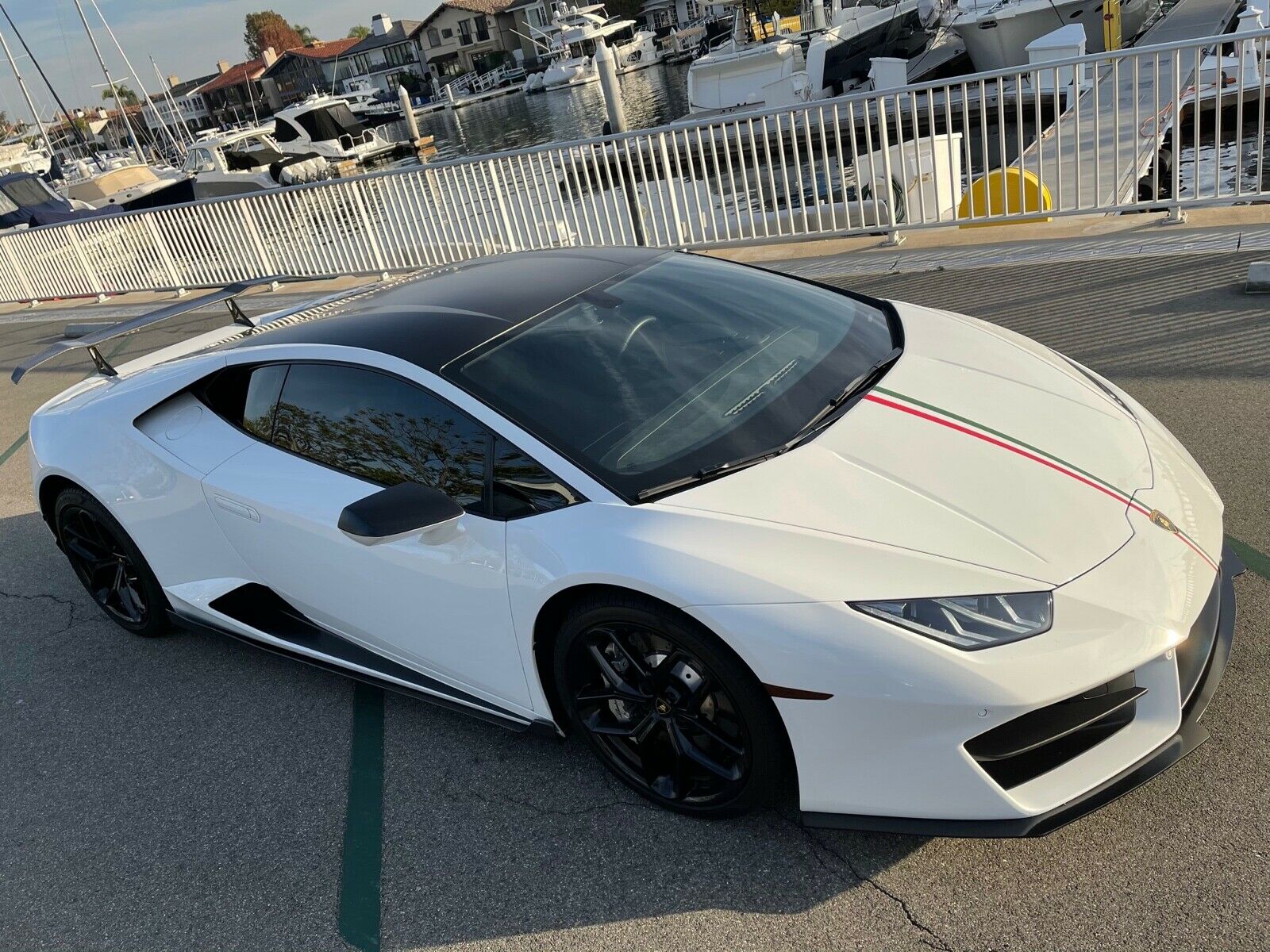 2019 Lamborghini Huracan  2019 Lamborghini Huracan Coupe White Rwd Automatic